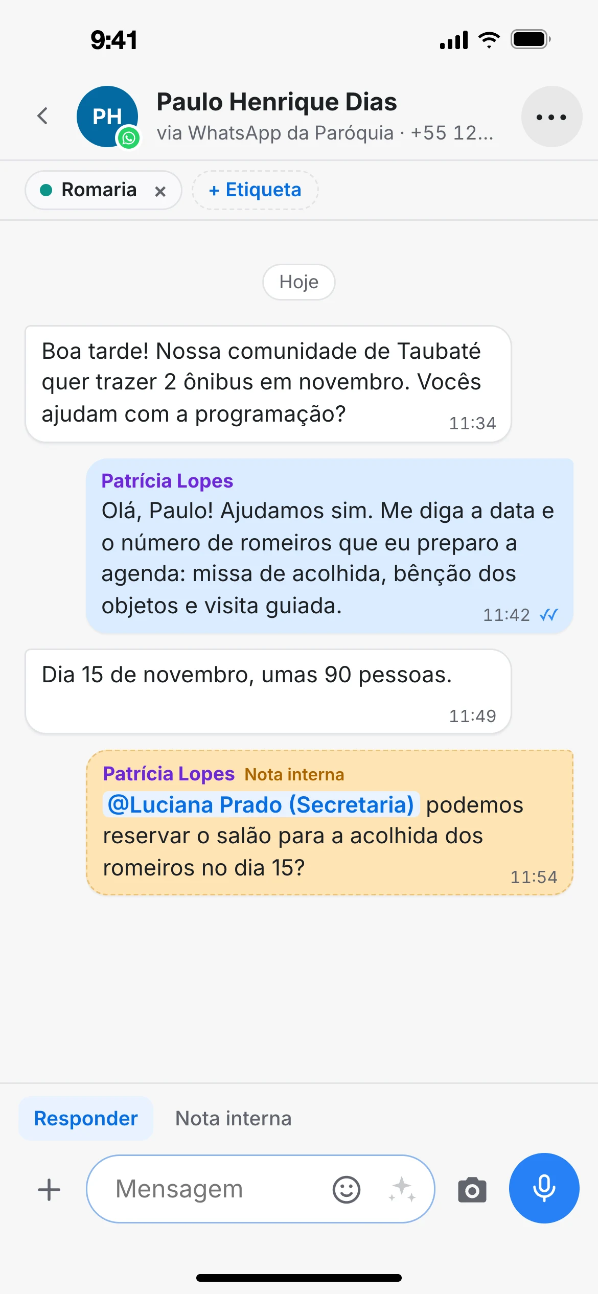 Conversa sobre romaria com uma nota interna amarela mencionando a Luciana, da Secretaria