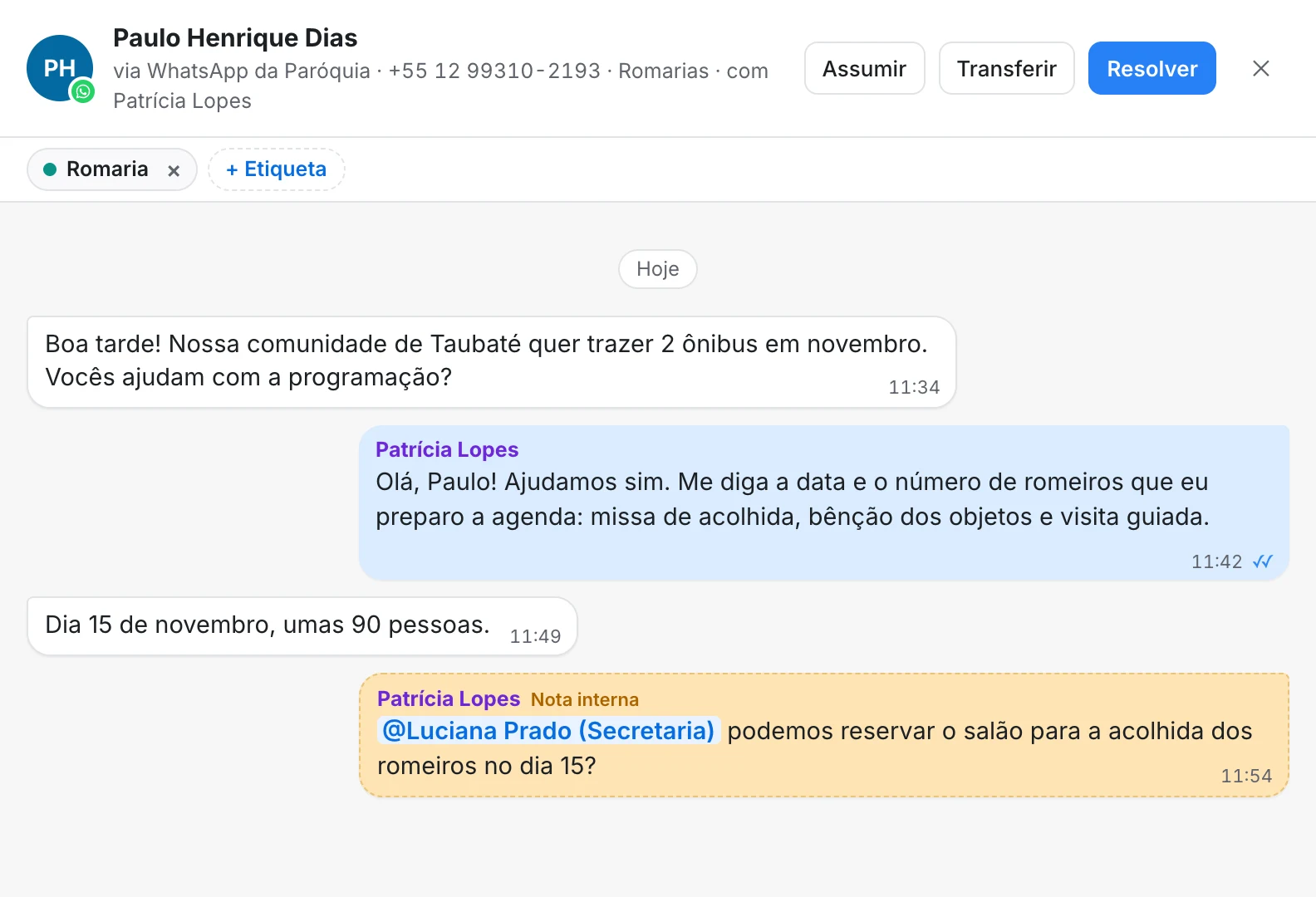 Conversa sobre romaria com uma nota interna amarela mencionando a Luciana, da Secretaria